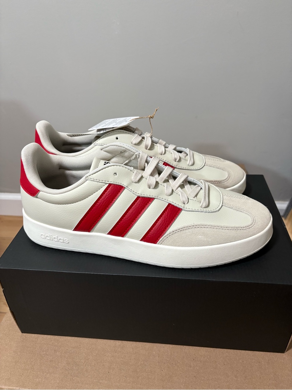 Adidas Barreda Men’s Size 11.5 US Low-Top Cream & Red Casual Sneakers NWT IN BOX